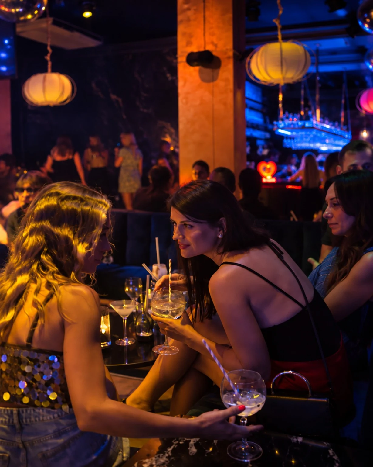 Invitados disfrutando de una sesión de MOVA Barcelona